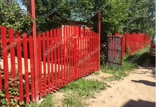 Забор евроштакетник горокой в Балхаше цвет рубин